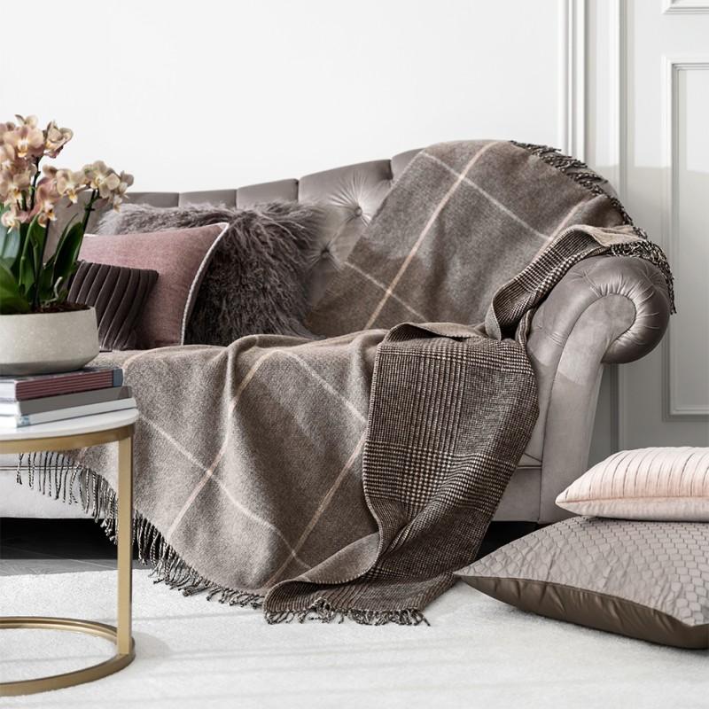 Plaid Brown & Gray: Harmony of Comfort and Elegance